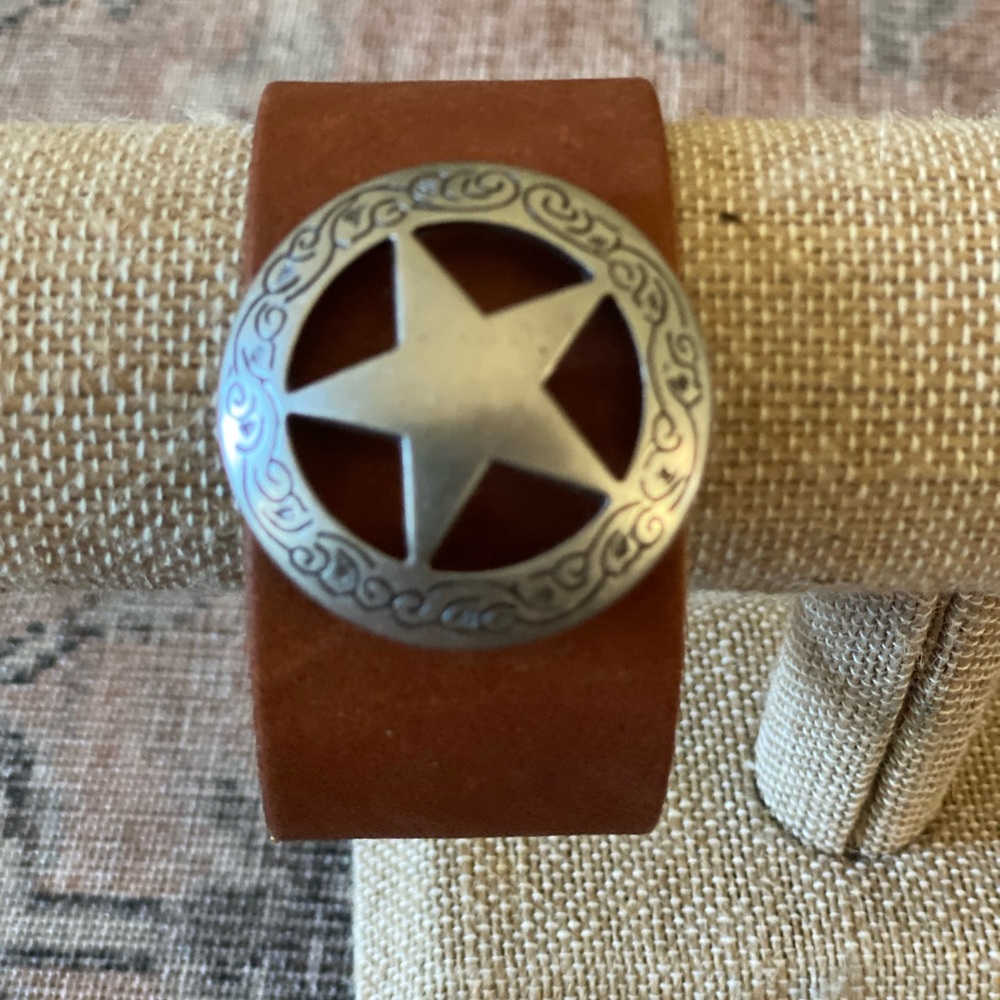 Leather cuffs snap bracelet